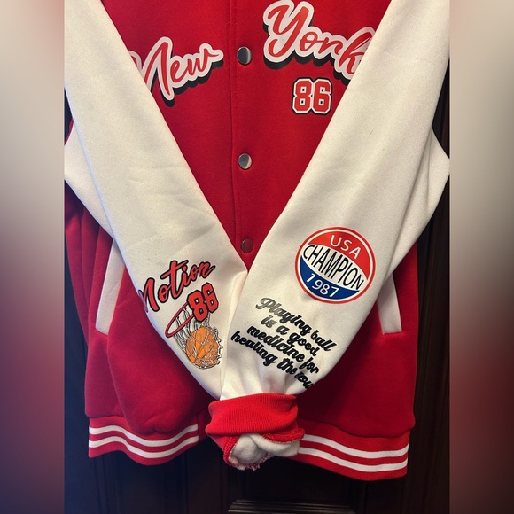 SHEIN Men’s Red and White Varsity Jacket-Size Medium NWOT😀 - Picture 2 of 4